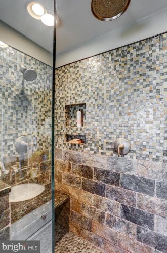 1220 Country Club Dr, Lancaster PA  17601-5208 exterior