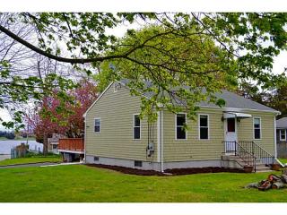 22 Anawan Ave, Bristol, RI 02809-4520