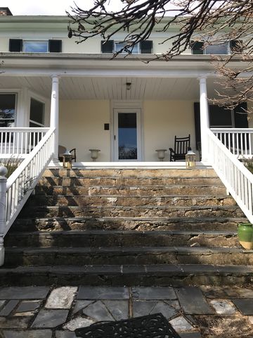 699 Roman Rd, Mount Sidney, VA 24467-2320