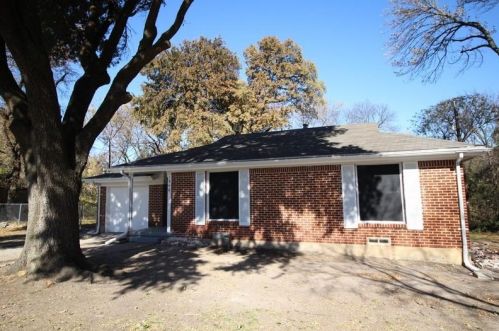 1948 Devonshire Dr, Garland TX  75041-1517 exterior