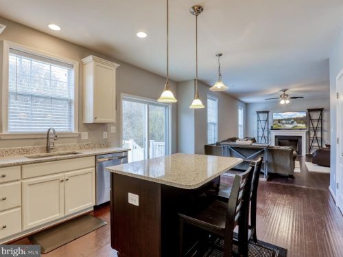 365 Chickamauga Dr, Harpers Ferry WV 25425-3633 exterior