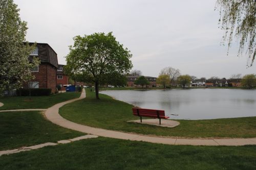 9371 Bay Colony Dr, Des Plaines IL  60016-3740 exterior