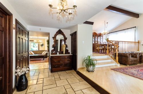10413 Winter Park Dr, Palos Hills, IL 60465-1748