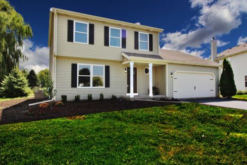 1701 Quail Ct, Bull Valley, IL 60098-2432