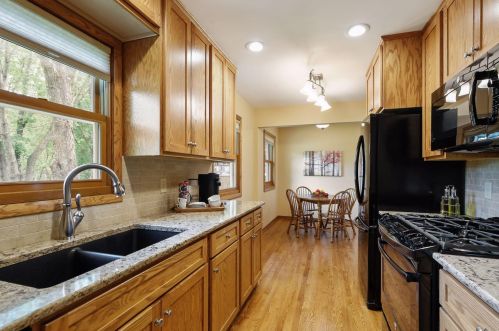 556 Edith Ave, Saint Paul MN  55115-2030 exterior
