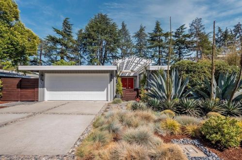 836 Southampton Dr, Palo Alto, CA 94303-3439