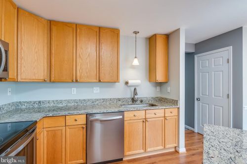 33 Holmes Dr, Charles Town WV 25414-4412 exterior