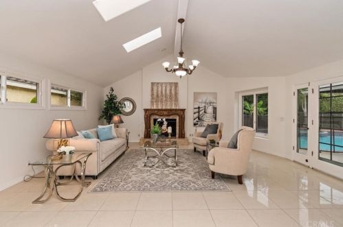12841 Spur Ln, Los Alamitos, CA 90720-4930