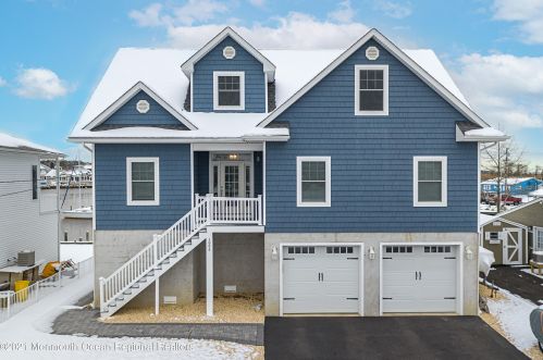 1006 Kanoehe Dr, Lacey, NJ 08731-4710