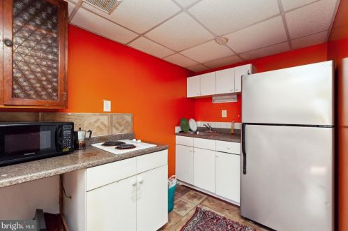 9504 Lawnsberry Ter, Silver Spring MD 20901-4714 exterior