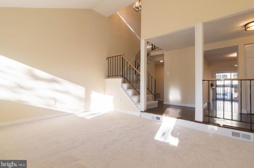 13378 Hungerford Pl, Herndon VA  20170-4365 exterior