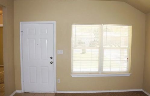 5504 Scoggins St, Fort Worth, TX 76114-1238