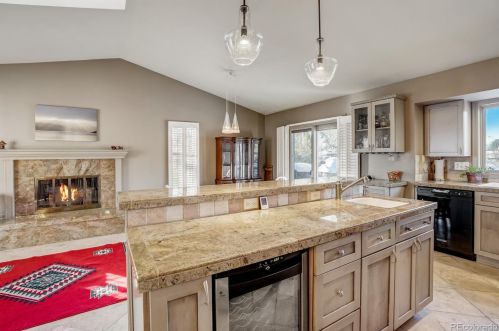 1048 Parkview Dr, Fort Collins CO  80525-2873 exterior