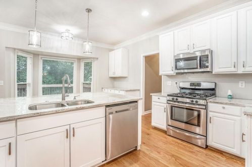 5310 Lexington View Pl, Buford, GA 30518-7626