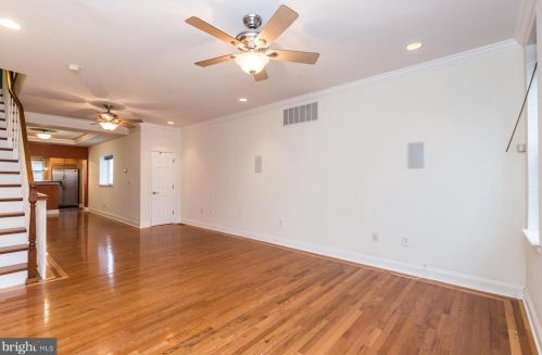 2549 Cedar St, Philadelphia, PA 19125-3123