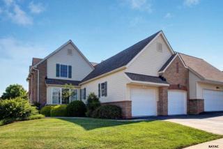 1125 Turnberry Ln, York, PA 17403-9117