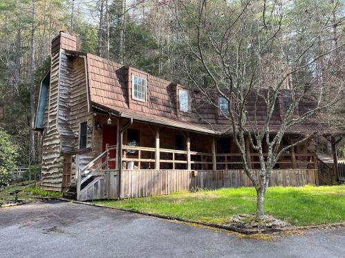 17 Water Wheel Ln, Rabun Gap, GA 30568-2915