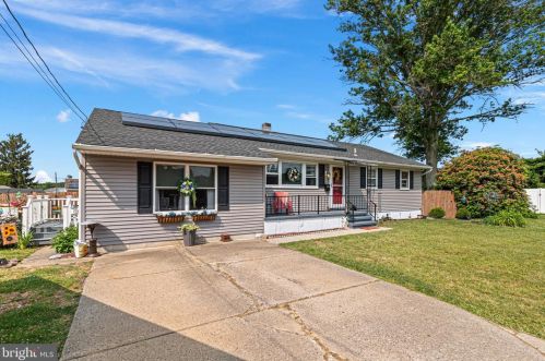 13 Wharian Ct, Trenton, NJ 08620-2617