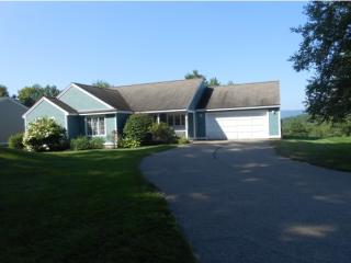 10 Highland View Ln, Holderness, NH 03245-5220