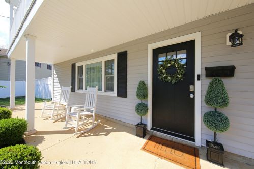 30 Roy Rd, Middletown, NJ 07748-1146