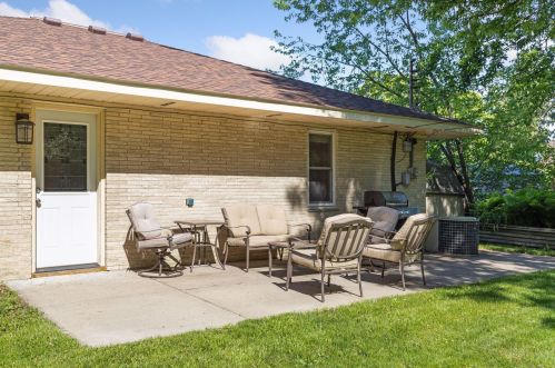2030 Fairview Ave, Saint Paul MN  55113-5424 exterior