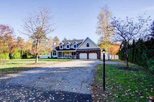 60 Mill Ln, Seabrook, NH 03874-4134