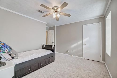 3 Iron Bound Pl, Atlanta GA  30318-1424 exterior