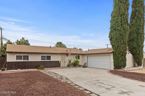 1566 Agnew St, Simi Valley, CA 93065-2028