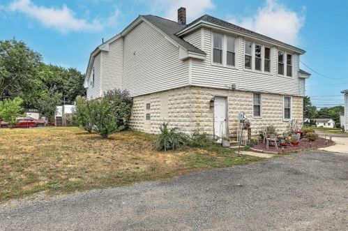 928 Atwood Ave, Providence RI  02919-6204 exterior
