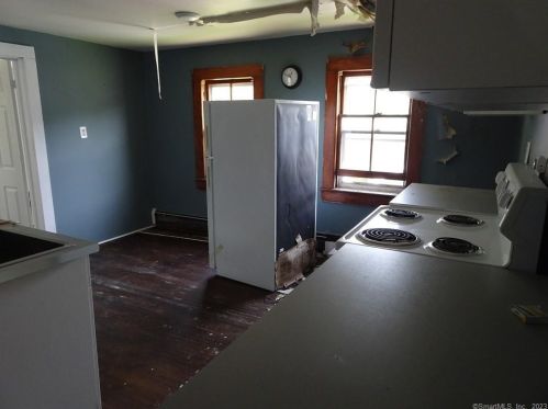 49 Silver St, Middletown, CT 06457-3935