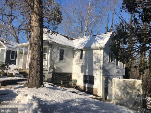 4794 Broad St, Trenton, NJ 08620-2208