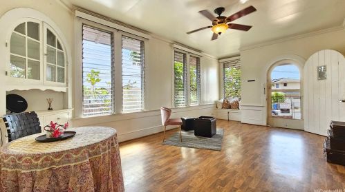 753 6th Ave, Honolulu, HI 96816-2149