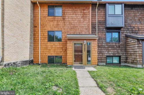 7397 Hickory Log Cir, Columbia MD  21045-5028 exterior