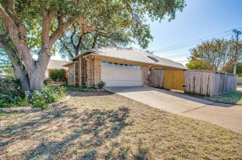7885 Mahonia Dr, Fort Worth TX  76133-7931 exterior