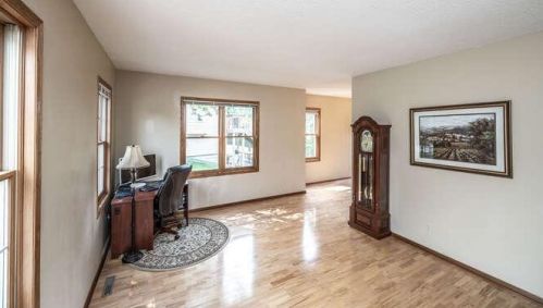 4052 Camberwell Dr, Saint Paul MN  55123-3918 exterior