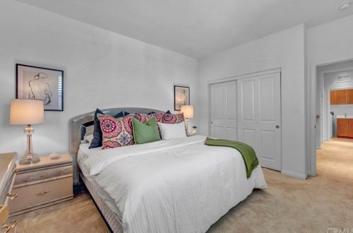 328 Bronze, Irvine CA  92618-1510 exterior