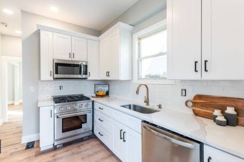 3722 Drake Ave, Cincinnati OH  45209-2124 exterior