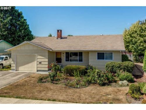 943 Oregon Way, Woodburn OR  97071-3010 exterior