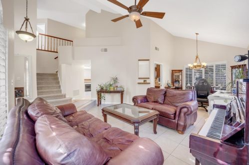 7447 Brandamore Ct, Elk Grove, CA 95758-6559