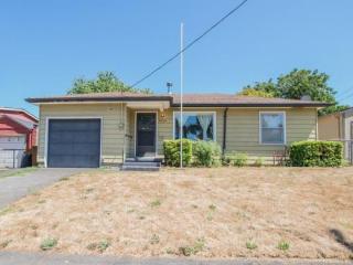 9028 Oswego Ave, Portland, OR 97203-2333