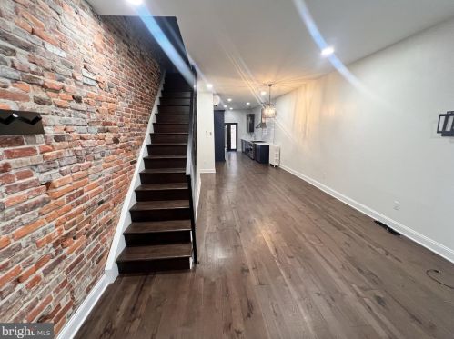 924 Catharine St, Philadelphia PA  19147-2703 exterior
