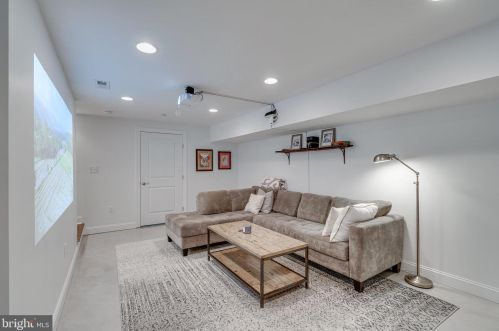 1421 Howard St, Philadelphia PA  19122-3905 exterior