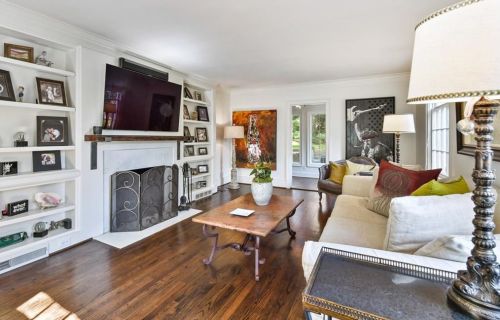 4238 Club Ln, Atlanta GA  30319-1140 exterior