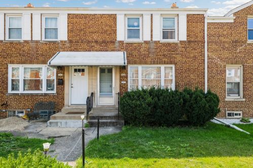 7213 Balmoral Ave, Chicago, IL 60656-1801
