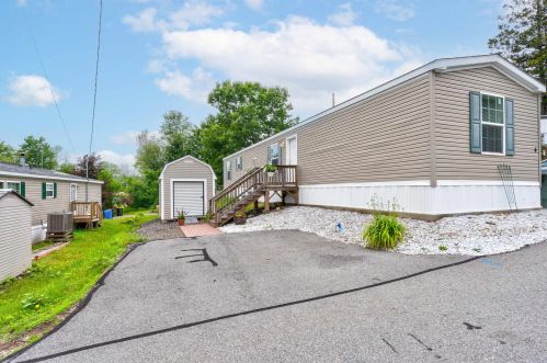 4 Pinto Ln, Londonderry, NH 03053-4405