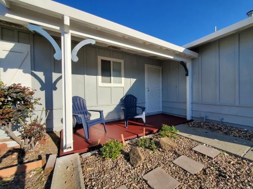 154 Lassen Cir, Vacaville, CA 95687-3402