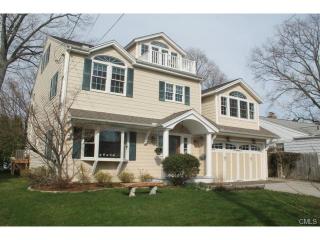 6 Tonetta Cir, Norwalk, CT 06855-2614