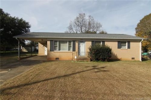 902 Carmel Dr, Gastonia, NC 28056-8011