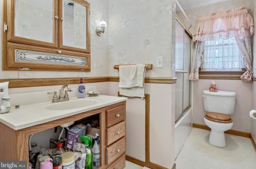 755 Longs Gap Rd, Carlisle PA 17013-8506 exterior