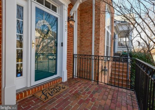 709 Belmont Bay Dr, Woodbridge VA  22191-5428 exterior